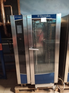 Пароконвектоат Electrolux