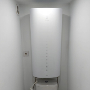 Бойлер electrolux EWH50 Regency